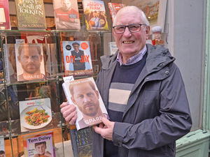 Supporting image for story: Curiosity among book shop customers as Harry's book hits shelves
