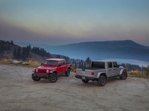 Supporting image for story: Heavy-duty Jeep Gladiator pick-up revealed