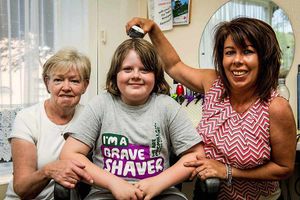 GOING – Summer in the salon chair