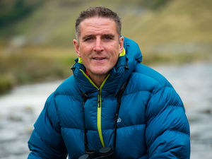 Supporting image for story: Famous naturalist and wildlife TV presenter Iolo Williams is backing Builth Wells Aquathlon, as people have just days to enter