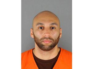 Supporting image for story: Ex-police officer Kueng gets three years for violating George Floyd’s rights