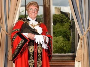 Supporting image for story: Mayor of Dudley praises sporty local children for being inspired by Commonwealth Games