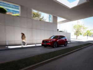 Supporting image for story: Mazda reveals third-generation CX-5 SUV