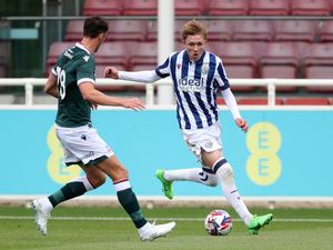 Supporting image for story: Who are West Brom's two 17-year-olds handed a pre-season chance by Carlos Corberan?