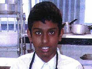 Supporting image for story: Officers hunt for missing boy, 15