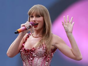 Supporting image for story: Taylor Swift surpasses Madonna as female artist with most UK number one albums