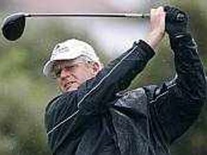 Supporting image for story: Sandy quits Open after 9 holes