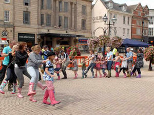 Supporting image for story: Conga world record attempt fails