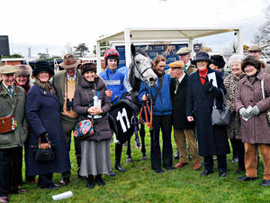 Supporting image for story: Mickie makes all the running at Newbury