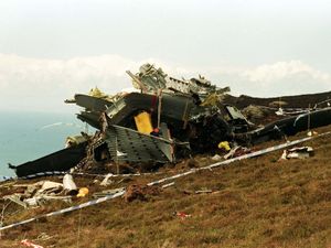 Supporting image for story: Families of 1994 Chinook crash victims seek answers as 47,000 sign petition