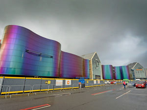 Supporting image for story: New extended December shopping times as Merry Hill reopens