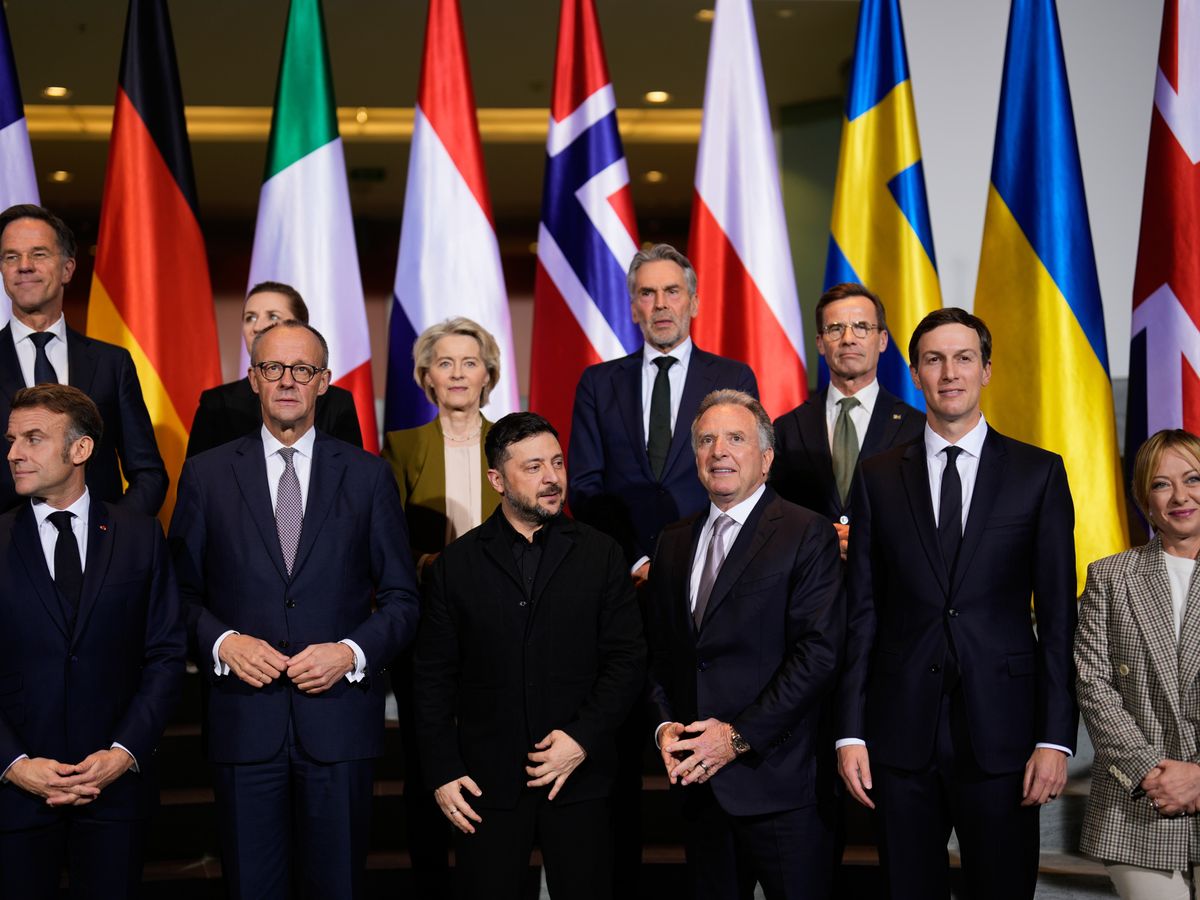 US agrees security guarantees for Ukraine in peace talks, say officials