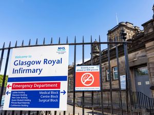 Supporting image for story: Man who nearly died after catching flu helps at hospital which saved his life