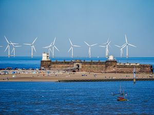 Supporting image for story: Scotland and Northern Ireland record warmest day in years amid peak of heatwave