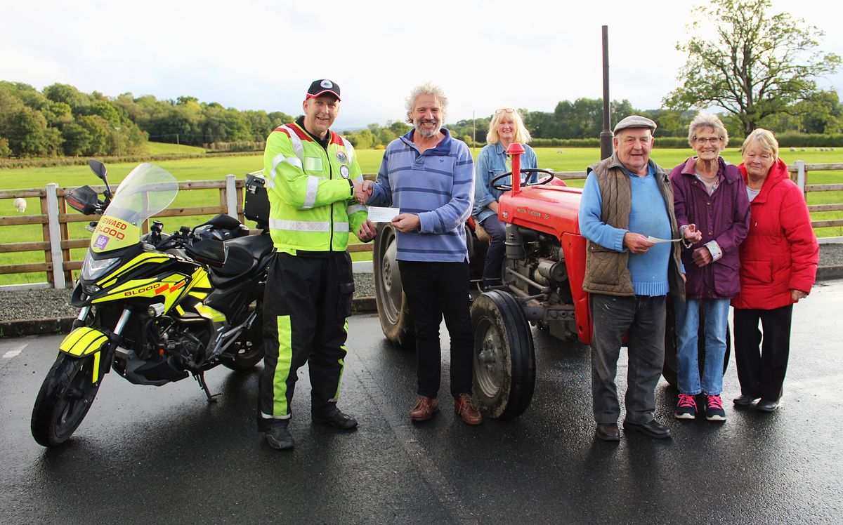 Blood Bikes and Llandrindod Leg Club Benefit From Llanddewi Tractor Run