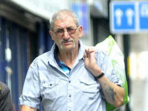 Supporting image for story: Machete man in terrifying chase after row