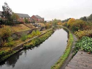 Supporting image for story: Two teenagers die in Smethwick canal tragedy