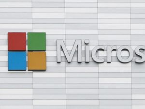 Supporting image for story: Anger grows as businesses go without full Microsoft email access for second day