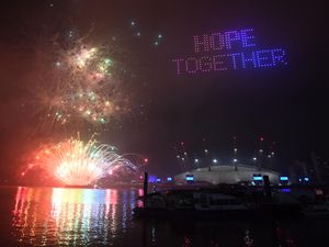 Supporting image for story: New year parties given go-ahead in England as UK splits over Omicron controls