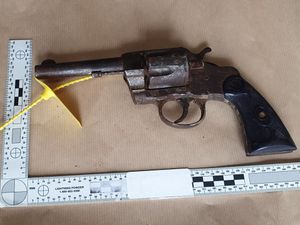 Supporting image for story: Loaded gun found after car searched in Birmingham
