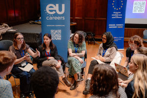 Sarah Rowe (centre) at the EU UK Youth Dialogue 2025 - Newcastle. Photo credit_ EUD 