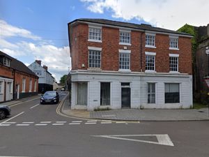 Supporting image for story: New Specsavers set to take over empty Shifnal shop