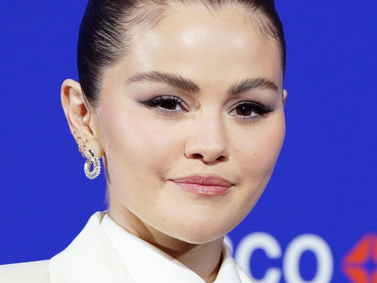 Salma Hayek tells Selena Gomez to have ‘her moment’ on Golden Globes