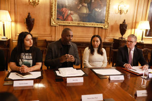 (Left to right) Tanisha Dadar, the cousin of Ronan Kanda who was killed in 2022, actor Idris Elba, Yemi Hughes, whose 19-year-old son Andre Aderemi was murdered in 2016, and Prime Minister Sir Keir Starmer during a knife crime summit at 10 Downing Street, London
