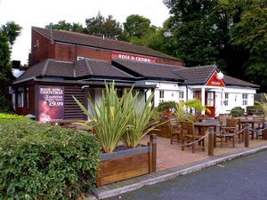 Supporting image for story: Battling bars putting on sales and calling time early in bid to reduce energy costs