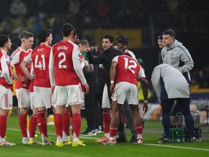 Supporting image for story: Mikel Arteta says Arsenal sticking together after Wolves draw dents title hopes