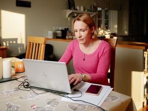 Supporting image for story: MP to meet with health minister over ambulance crisis