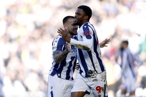 EDITORIAL USE ONLY. No use with unauthorized audio, video, data, fixture lists, club/league logos or 'live' services. Online in-match use limited to 120 images, no video emulation. No use in betting, games or single club/league/player publications