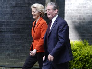 Ursula von der Leyen and Sir Keir Starmer walk down Downing Street