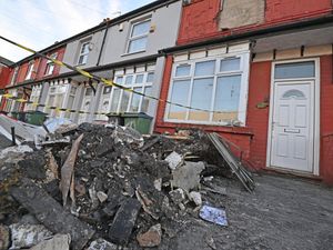Supporting image for story: Fire crews tackle blaze in bedroom of Tipton home
