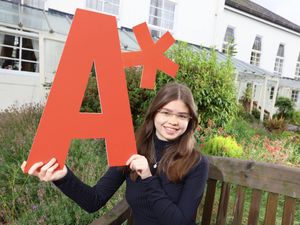Supporting image for story: Student who lost mother to cancer weeks before A-levels secures Cambridge place