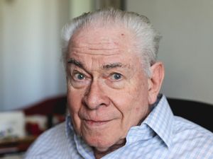 Supporting image for story: Tributes paid to Scottish comedy ‘giant’ Stanley Baxter after his death aged 99