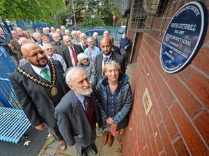 Supporting image for story: Blue plaque to mark life of former Tipton district nurse and author 
