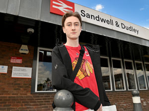 Supporting image for story: Passengers divided as week of train strikes looms 