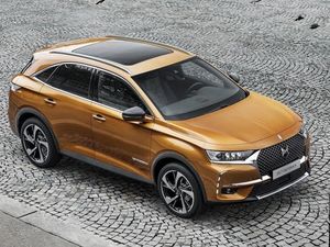 Supporting image for story: Night vision and cat paw massages – meet the DS 7 Crossback