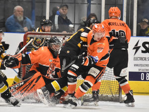Supporting image for story: Telford Tigers pick up 5-4 win over Bracknell Bees