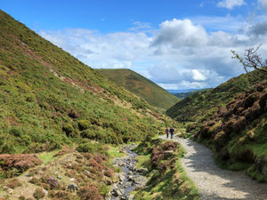 Supporting image for story: New shuttle bus service to help control traffic at popular beauty spot