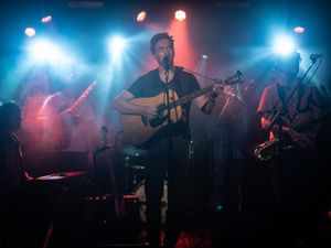 Supporting image for story: British actor Damian Lewis announces new tour dates and release of second album