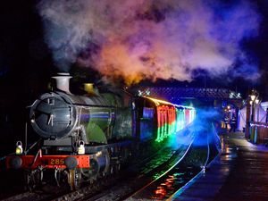 Supporting image for story: Severn Valley Railway delivers £4k of toys to Birmingham Children's Hospital