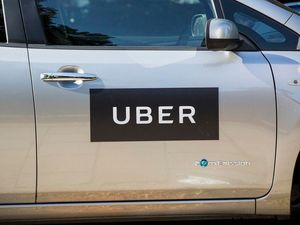 Supporting image for story: Uber halts driverless truck development