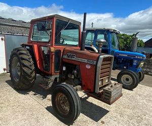 A 1980 Massey Ferguson 565 2WD tractor sold for £6,600.