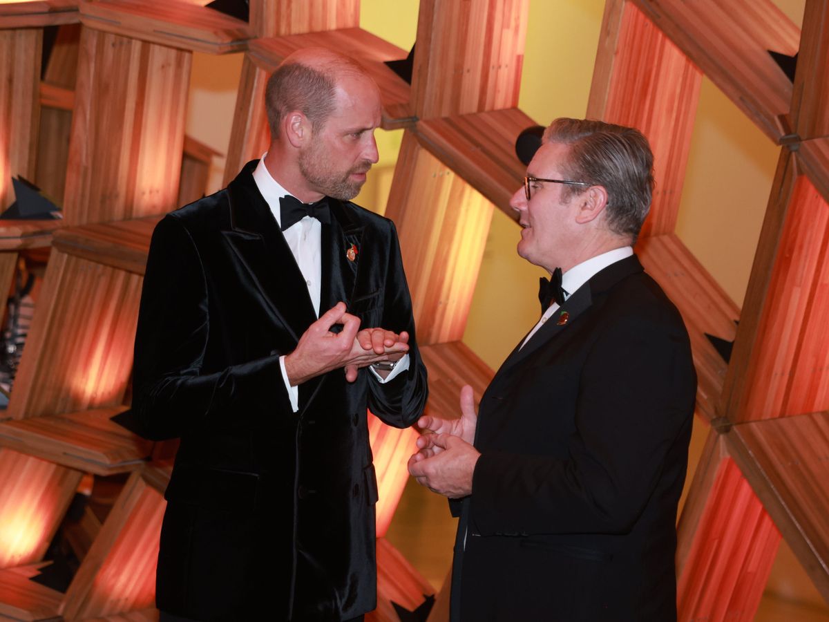 William honours young environmentalists at Earthshot Prize