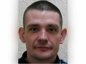 Supporting image for story: Police hunt escaped prisoner from Wolverhampton