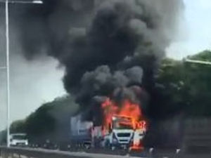 Supporting image for story: M6 drivers caught in delays after lorry blaze