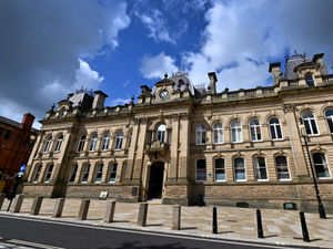 Supporting image for story: Boy, 14, to appear in court accused of possessing knife in Wolverhampton