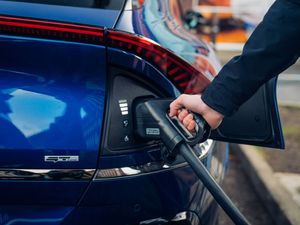 Supporting image for story: Government demands 99 per cent reliability from public EV chargers